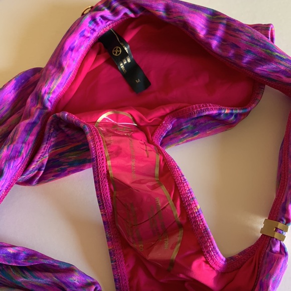 Vix Giverny Embroidered Tri Bikini Top and matching bottom - Picture 8 of 12